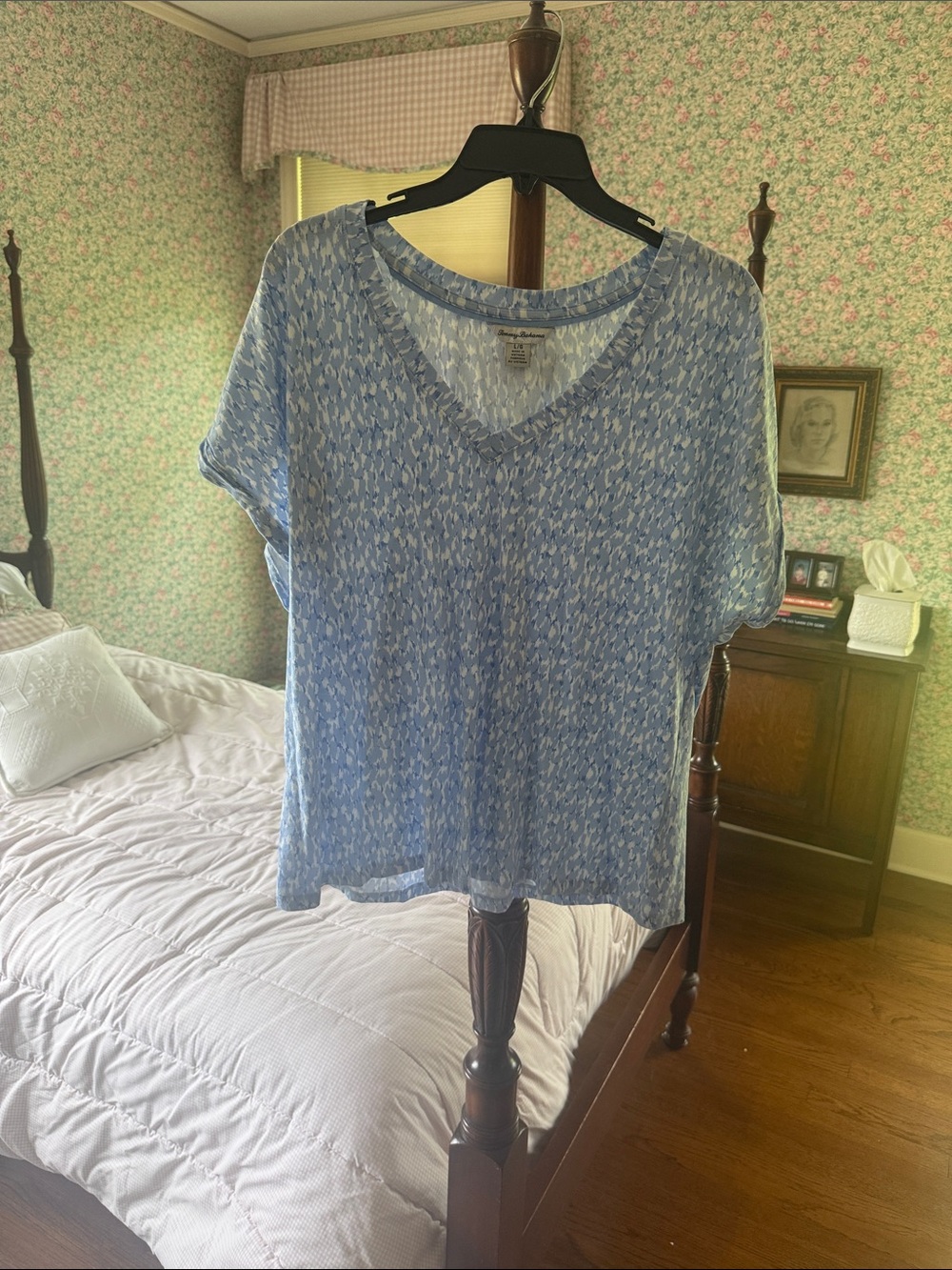 Tommy Bahama Light Blue Printed V-Neck Short Sleeve Top
